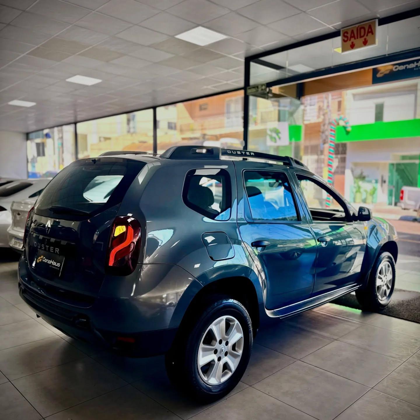 RENAULT DUSTER