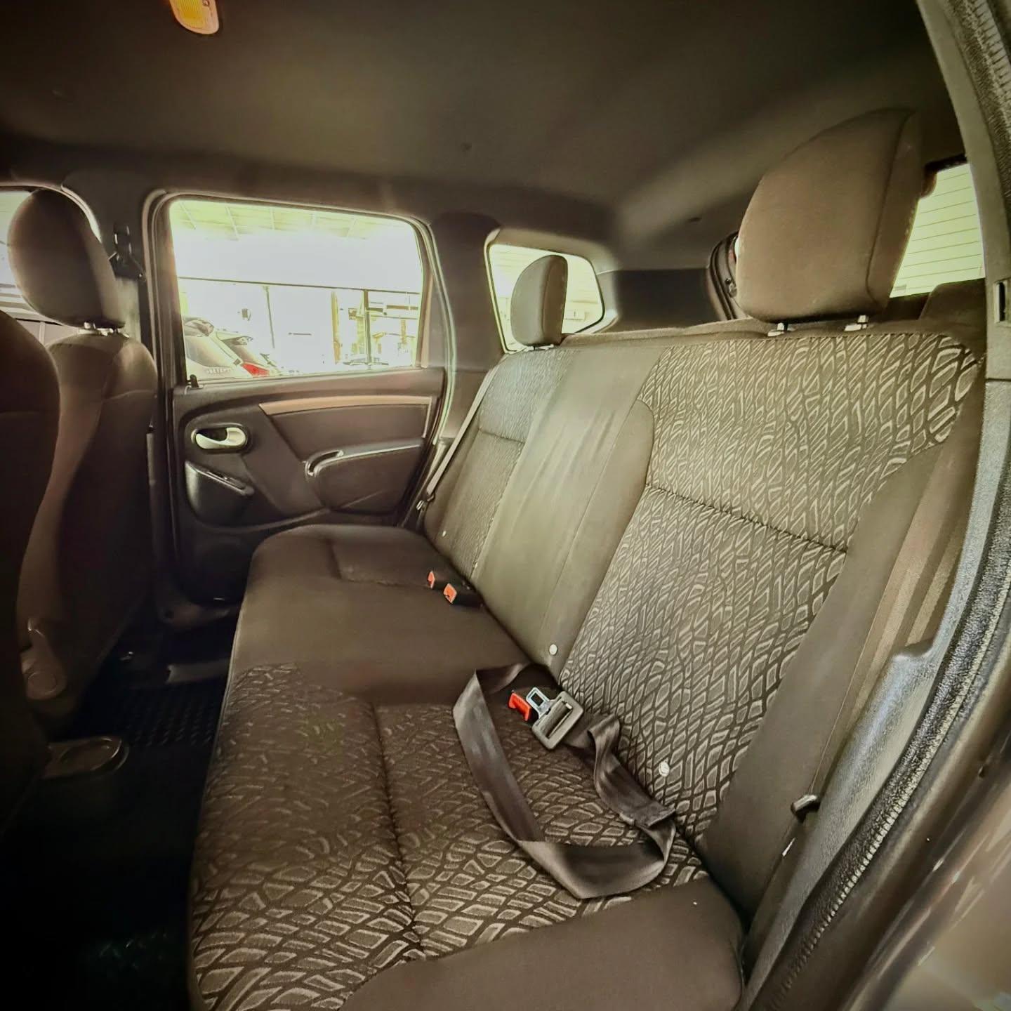 RENAULT DUSTER