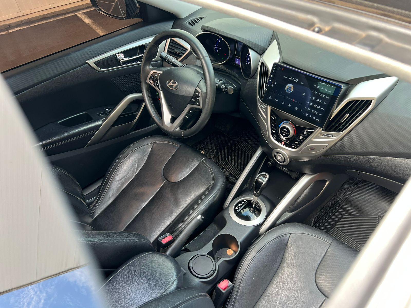 HYUNDAI VELOSTER