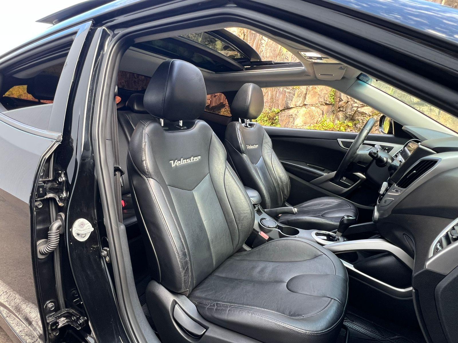 HYUNDAI VELOSTER