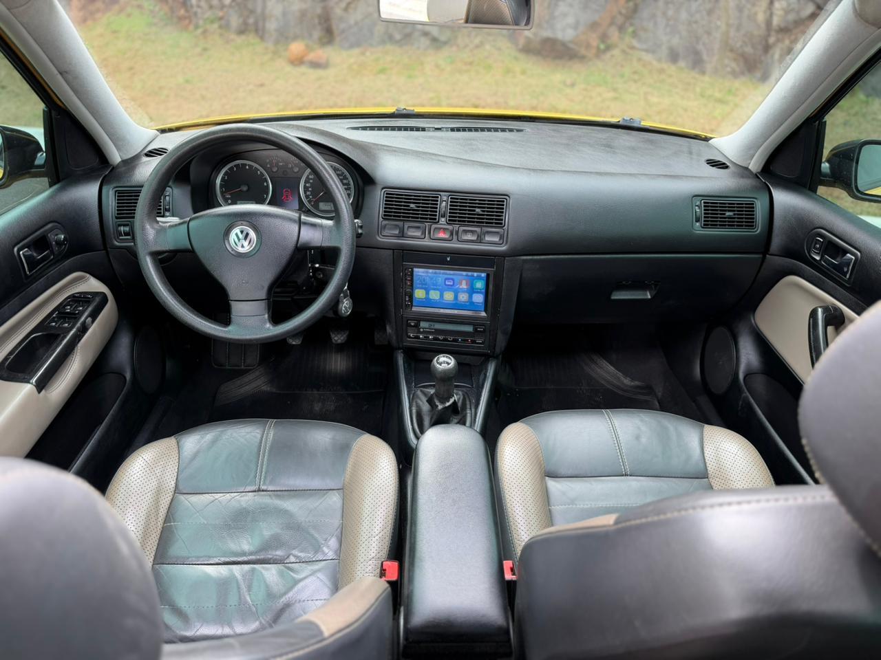 VOLKSWAGEN GOLF